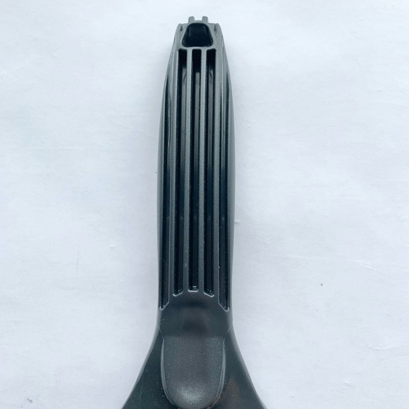 NEW 2 piece 9 in. Plastic Ice Scrapers for Cars - Picture 4 of 6